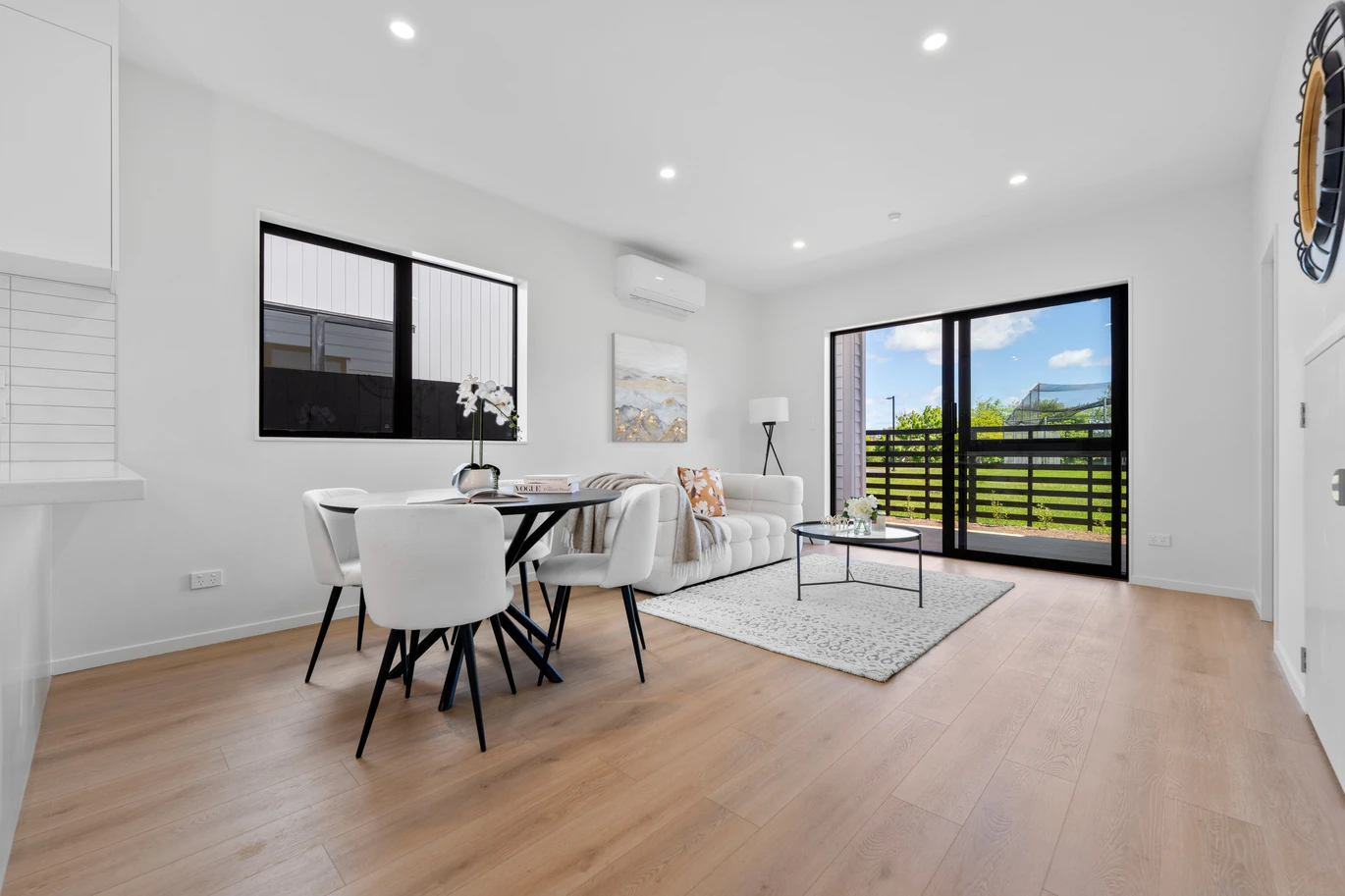 Brandnew, Smart Layout Parkside 3 beds 2 baths home with car park, moments from shopping centres, 7/18 Albert Road, Kelston, Auckland