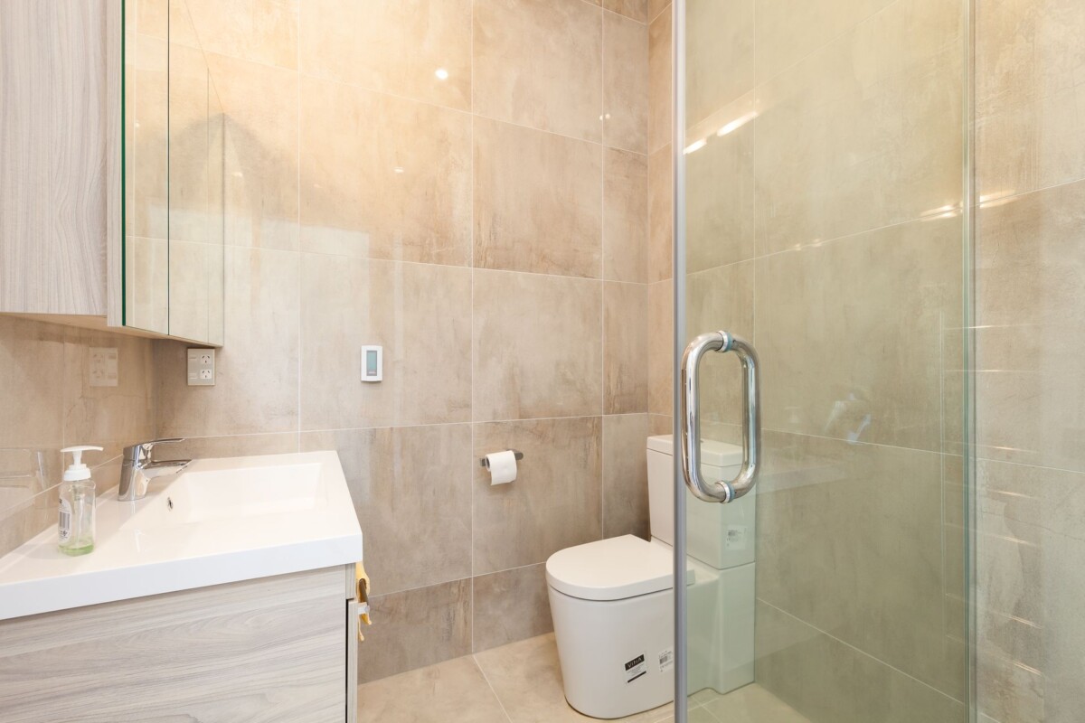 Luxury 598m2 lifestyle 6 beds house on 17,715m2 land, Minutes from Albany Mall, with a private bush track leading to a tidal inlet and boat pier, 42 Merewhira Road, Paremoremo, Auckland