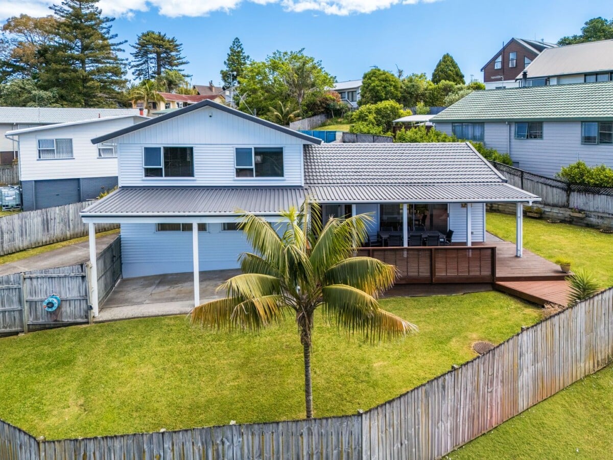 Once in nearly 30 years, 4 beds house, close to everything you need, 17 Fitzwater Place, Henderson, Auckland