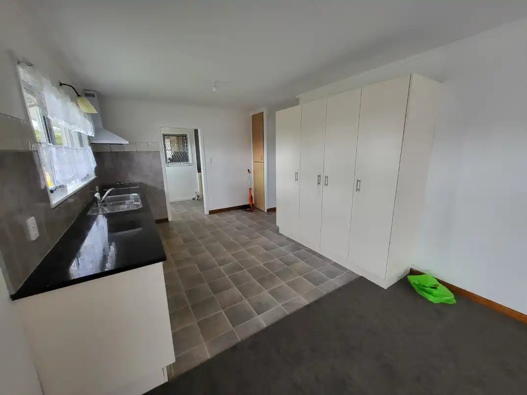 For rent, 3 beds 1 bath house, Available from 22 of December, 11 Frank Grey Place, Otahuhu, Auckland