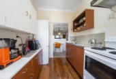 3 beds house on 1,012m² section, live, do=up or develop, 4 Holly Street, Avondale, Auckland