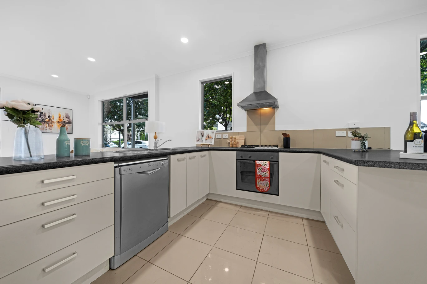 4 beds home on 264m2 section, near shops, schools, and public transport, 44 Figaro Crescent, Takanini, Auckland