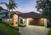Brick and Tile 4 bedrooms house on 548 m2 section, Pergola, walks to schools, 7 Chard Place, Flat Bush, Auckland