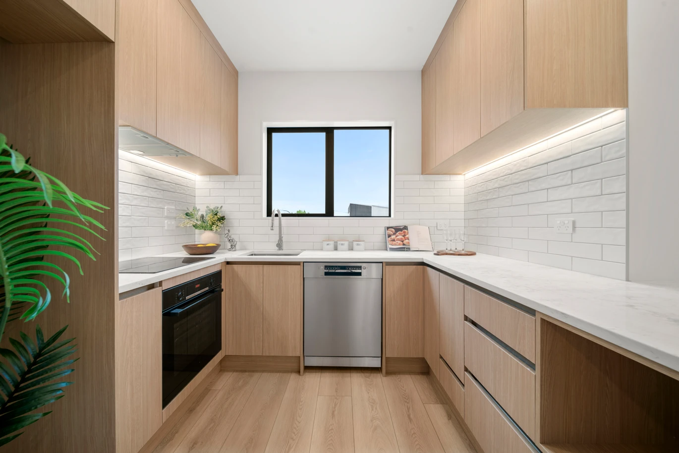10-Year Stamford Building Warranty, Freehold 3 beds home, Moments from Albany mall, 13 Rengarenga Rise, Fairview Heights, Auckland