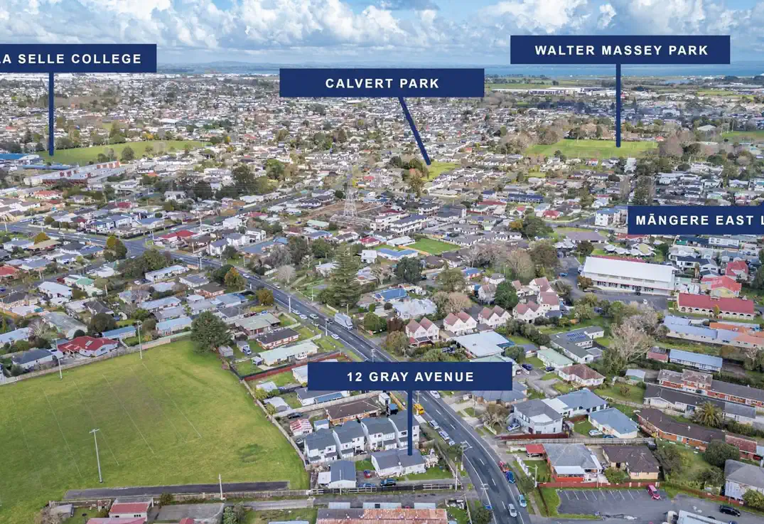For rent, 3 beds 1 bath 1 Utility room house, Available from November 20, 12 Gray Avenue, Mangere East, Auckland