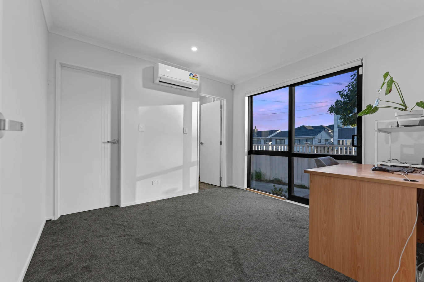 Prime School Zone, standalone 4 beds brick and weatherboard home, one ensuite downstairs, 2C Wilmshurst Avenue, Papatoetoe, Auckland