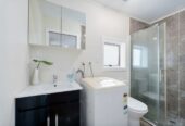 3 beds house on 736m2 section, with 2 beds sleepout, 3 Glen Marine Parade, Glendene, , Auckland