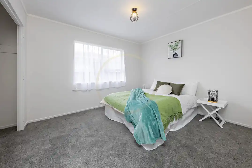 For rent, 3 beds 1 bath 1 Utility room house, Available from November 20, 12 Gray Avenue, Mangere East, Auckland