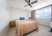 3 beds house on 1,012m² section, live, do=up or develop, 4 Holly Street, Avondale, Auckland