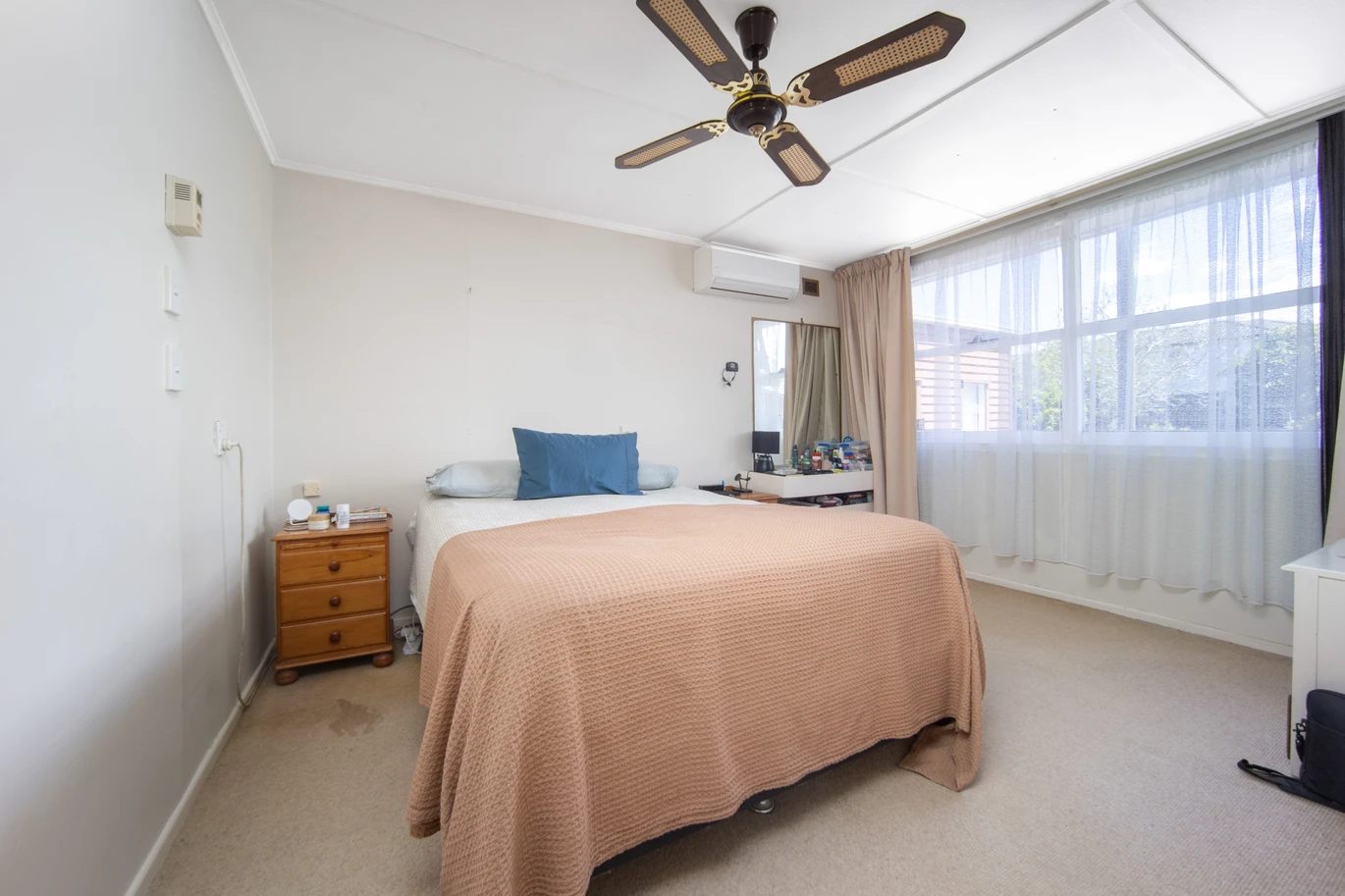 3 beds house on 1,012m² section, live, do=up or develop, 4 Holly Street, Avondale, Auckland