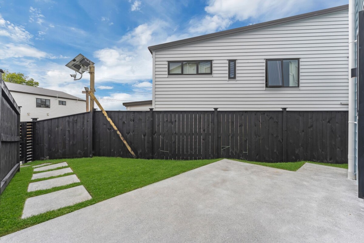 Christmas Special- Brand New 4 bedrooms home-Must Be Sold, 133-137 Bremner Road, Karaka, Auckland