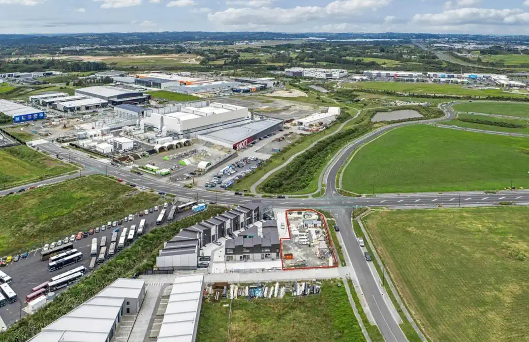 1055m² land in Business Mix Use Zone, With RC for 8-level, 30m-high development ( 4 Commercial Units , 43 Apartments , Car Parks and Ancillary Space ), 6 Spring Garden Avenue, Westgate, Auckland