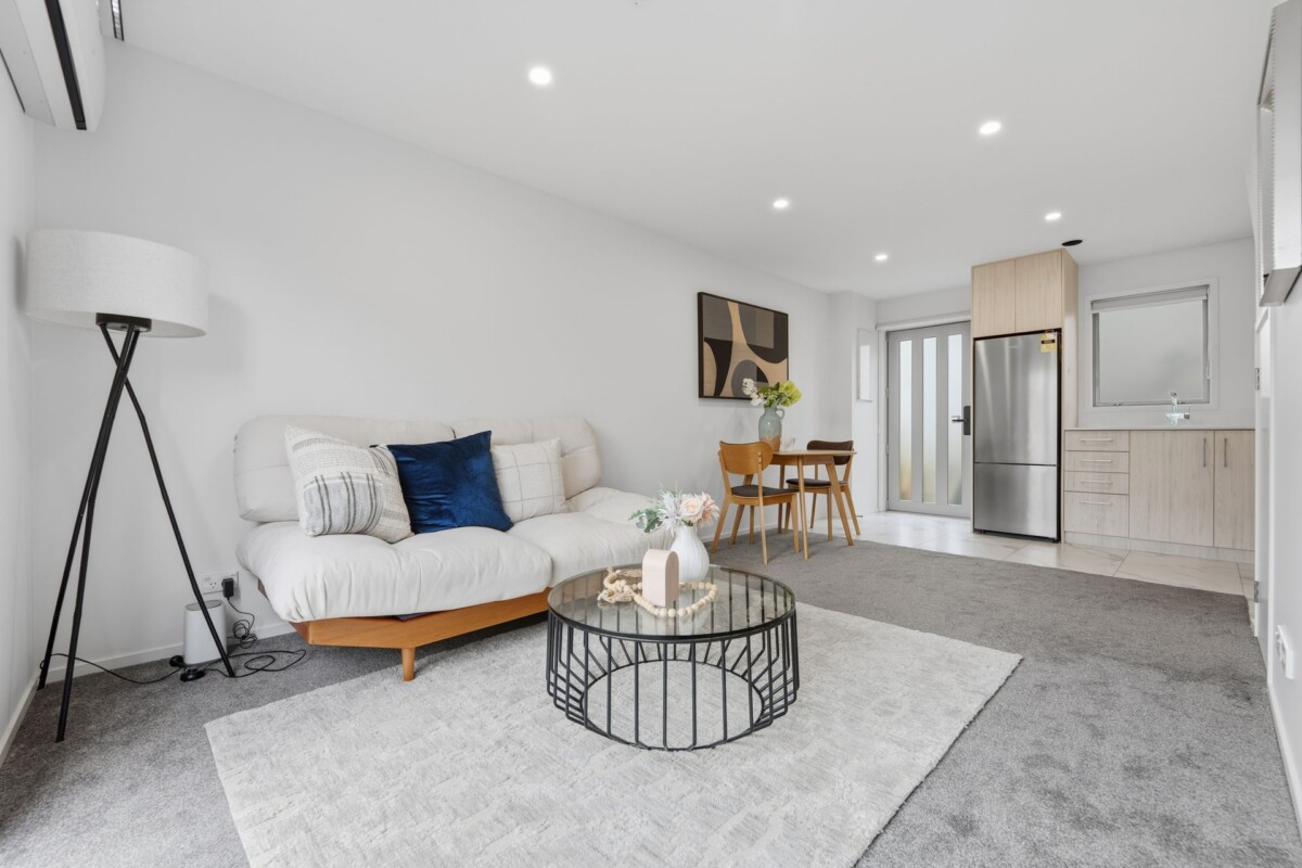 Freehold smart 1 bed townhouse, with a brand-new Suzuki Swift Sport or Suzuki Jimny 4×4, 14/42 Kaikoura Street, Henderson, Auckland