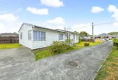 For rent, 3 beds 1 bath 1 Utility room house, Available from November 20, 12 Gray Avenue, Mangere East, Auckland