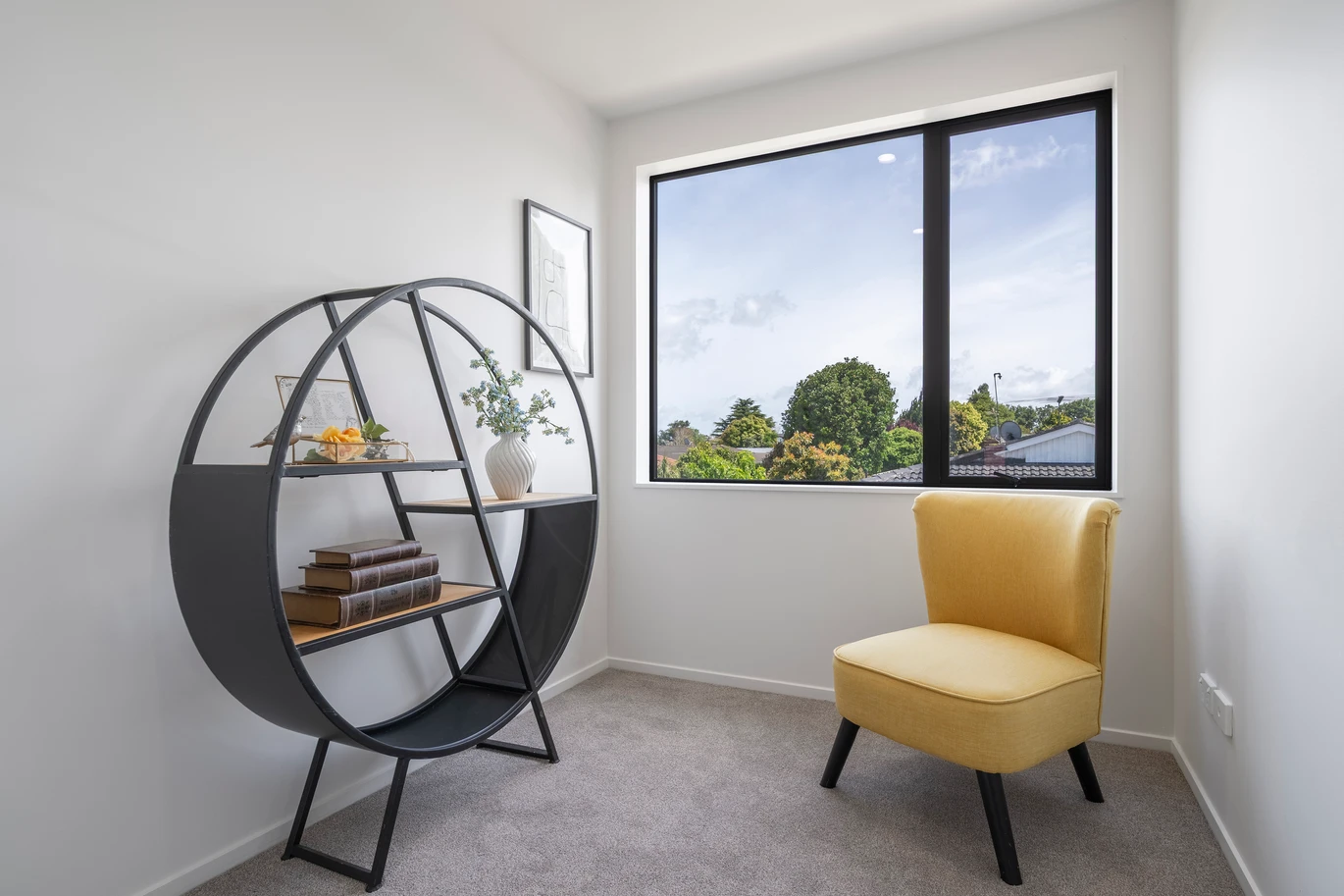 Brandnew standalone 2 beds 1 bath home with car park, close to schools, shops, train station, motorway access, 1/45 Great South Road, Takanini, Auckland