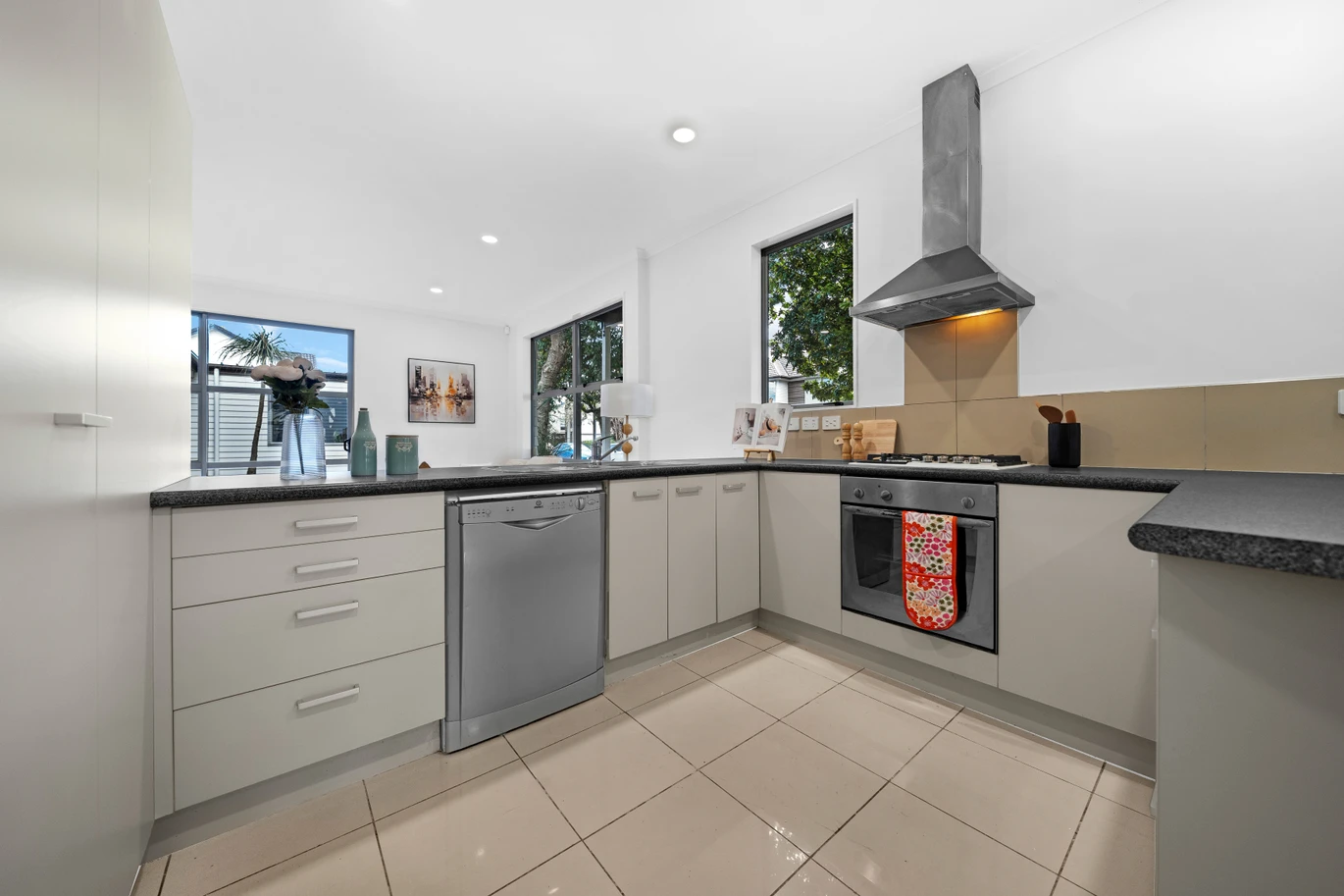 4 beds home on 264m2 section, near shops, schools, and public transport, 44 Figaro Crescent, Takanini, Auckland