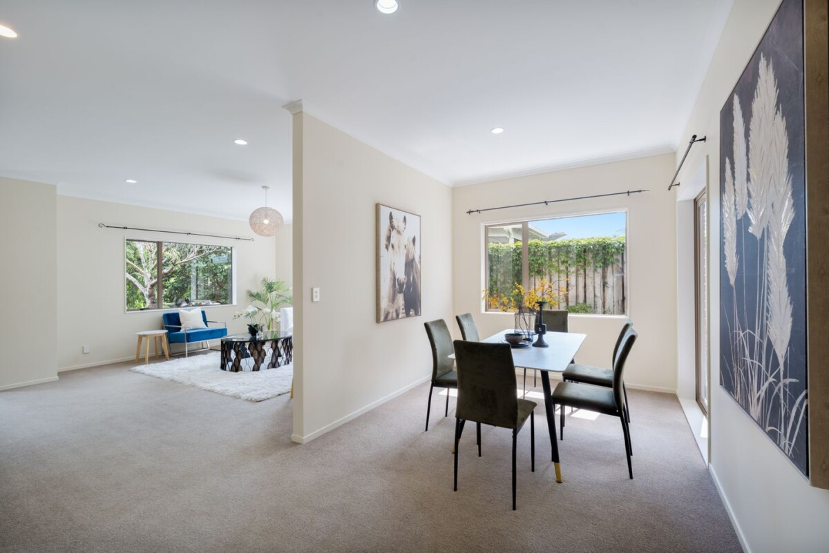 Too Busy To Handle Two Properties, 5 beds house on 437m2 section, 16H Lincoln Road, Henderson, Auckland