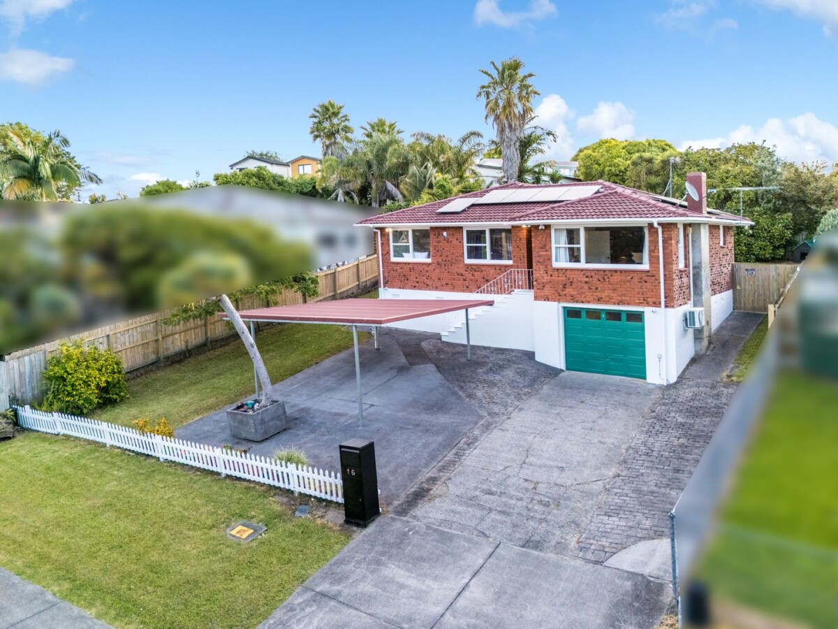 Owners upsizing, once in 20 years, brick 3 beds house on 675m2 section, 16 Thornlow Street, Glendene, Auckland
