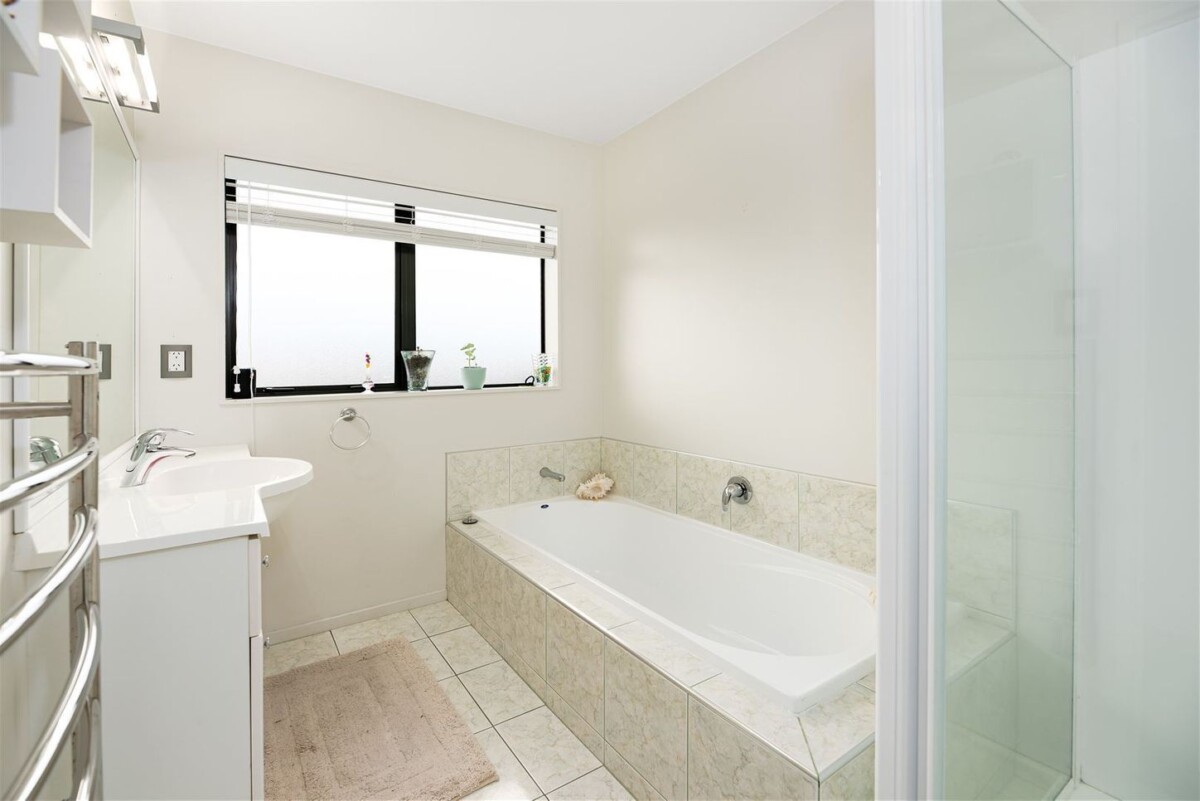Motivated owners, Brick and tile 4 beds house on 719m2 section, within easy reach-Lake Panorama park, shops, school, 30 Hercules Drive, Henderson, Auckland