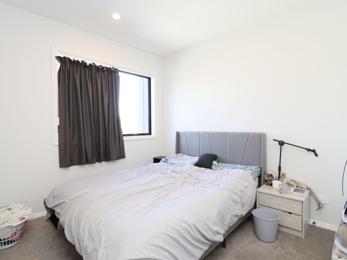 For rent, 5 beds 3 baths house, Available 14th Nov, 18 Southridge Road, Flat Bush, Auckland