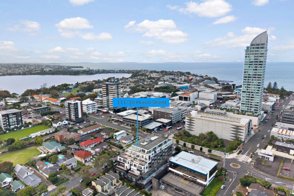 107sqm 2 beds 2 baths 2 car parks apartment, walks to beach, in the heart of Takapuna, 111/16 Huron Street, Takapuna, Auckland