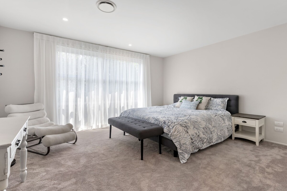 Must sell, Make an offer, Top school zones, 5 beds house on 497 m2 section, central air-conditioning & underfloor heating, 30B Bracken Avenue Takapuna, Auckland