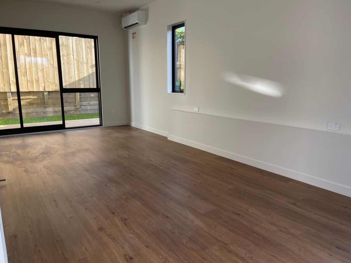 Huge Price Drop – Must Be Sold Urgently, Brandnew 3 beds home with Views, minutes to Westgate Mall, 4/196 Royal Road, Massey, Auckland