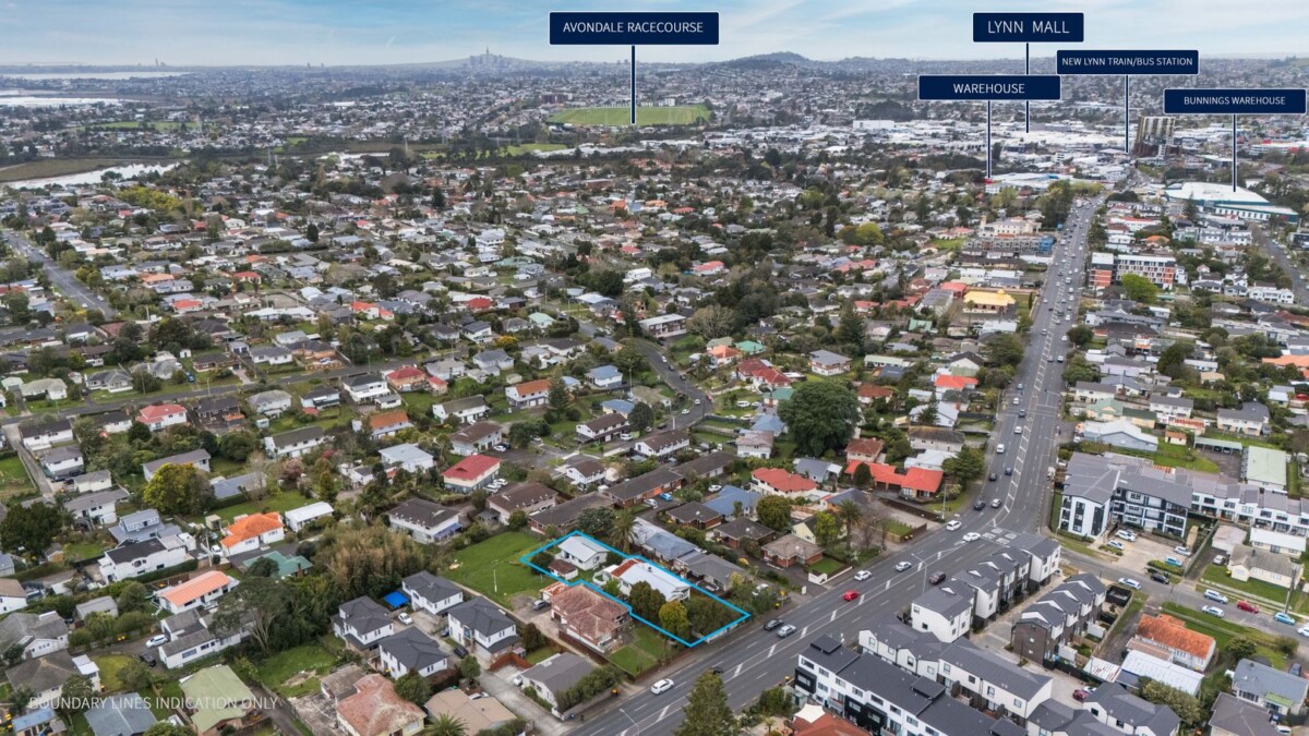 6 beds (4+2) house on 1105m2, walks to Lynn Mall, Zoned Residential – Terrace Housing and Apartment Building, 3199 Great North Road, New Lynn, Auckland