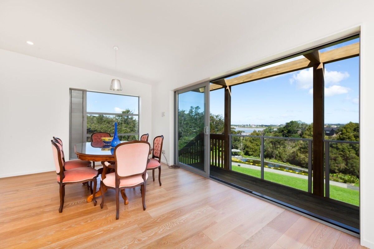 Luxury 598m2 lifestyle 6 beds house on 17,715m2 land, Minutes from Albany Mall, with a private bush track leading to a tidal inlet and boat pier, 42 Merewhira Road, Paremoremo, Auckland