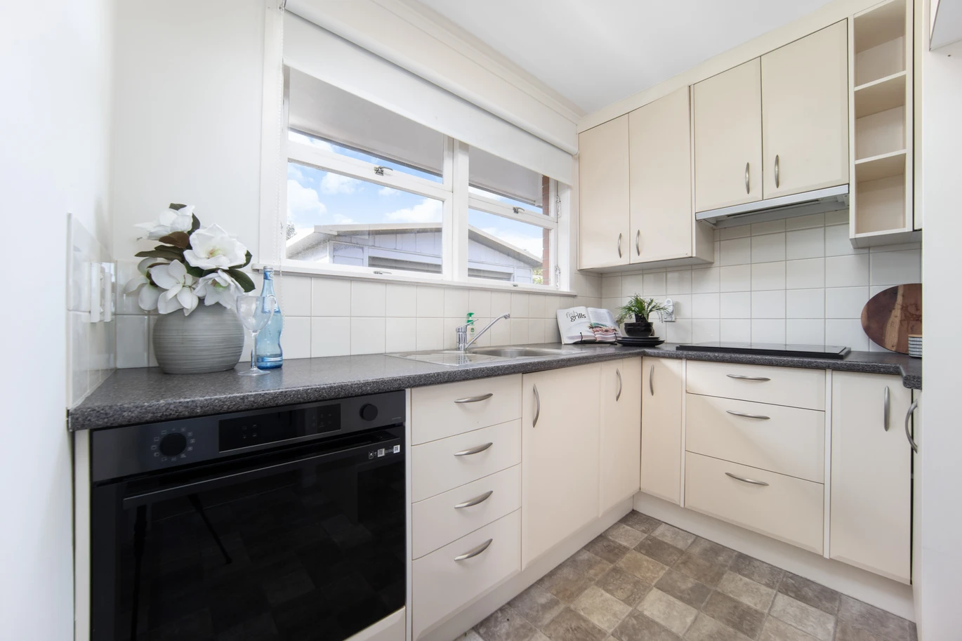2 beds Brick Unit with Large Outdoor Space, 21A Exminster Street, Blockhouse Bay, Auckland
