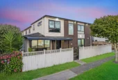 Prime School Zone, standalone 4 beds brick and weatherboard home, one ensuite downstairs, 2C Wilmshurst Avenue, Papatoetoe, Auckland