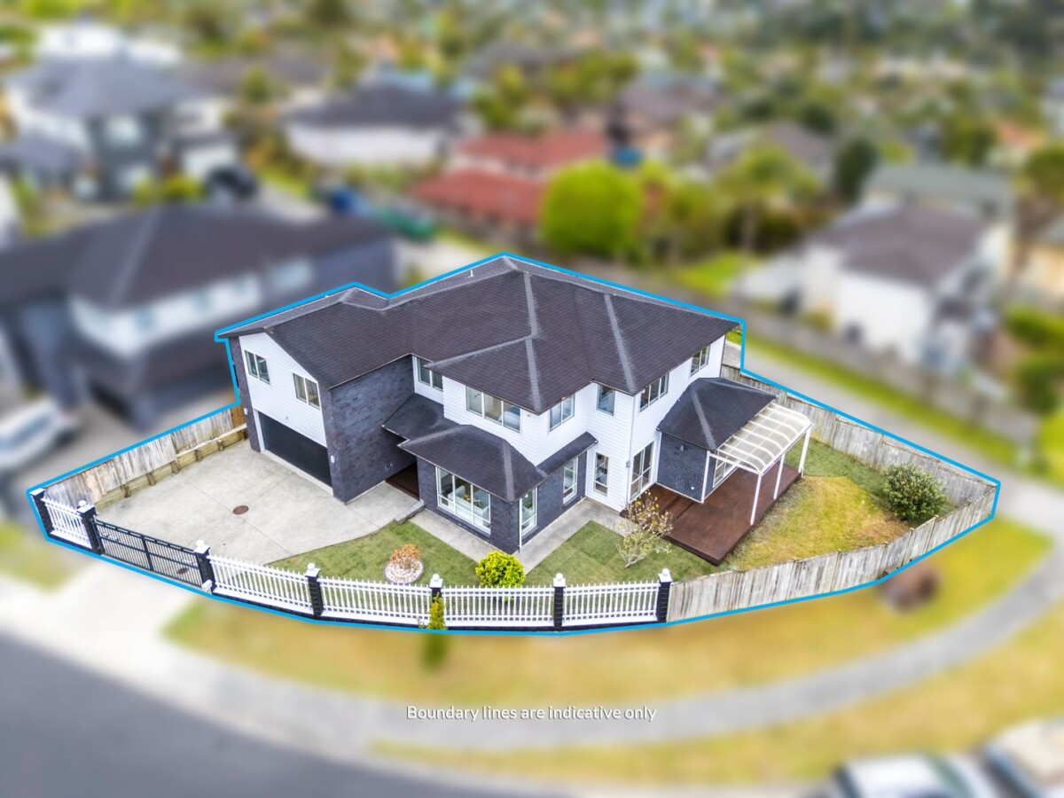 Owner Has Bought, 299sqm 6 beds house on 474m2 section, 79 San Valentino Drive, Henderson, Auckland