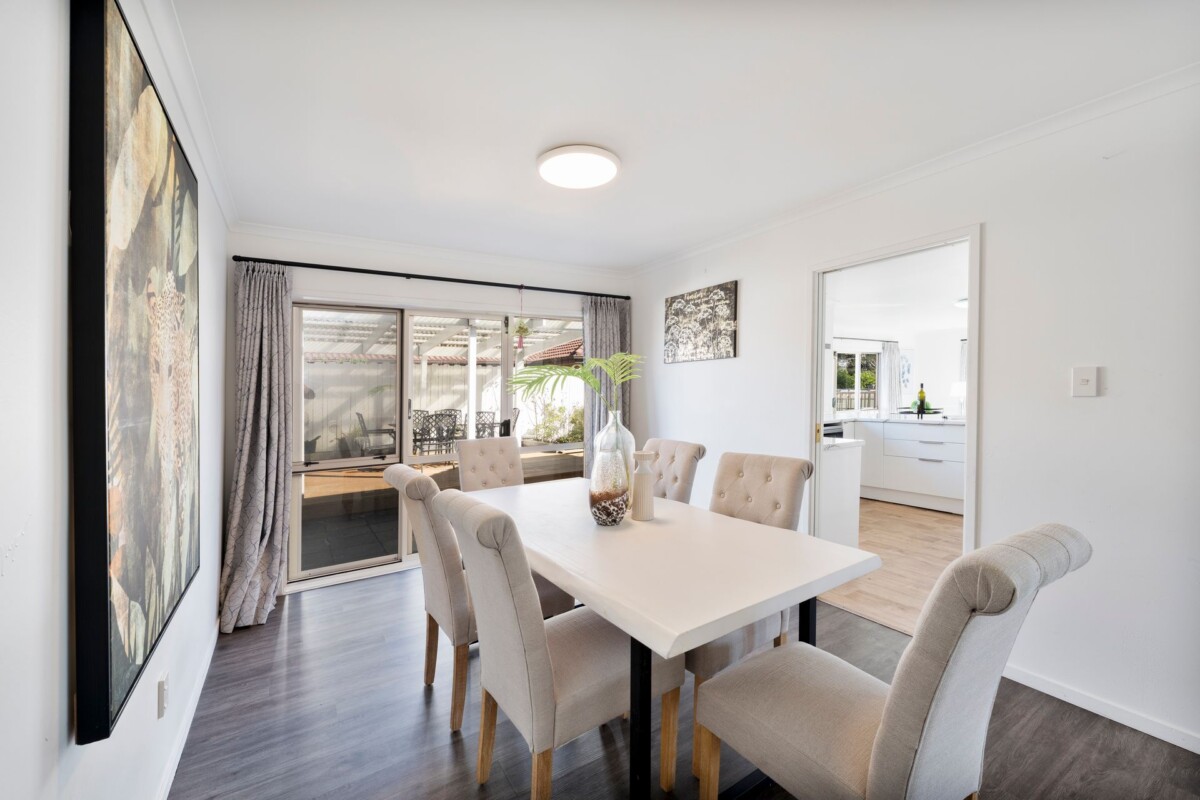 Vendors Have Purchased-Must sell, excellent school zone, Once in 11 years, 4 beds house on 700m2 section, 42 Lake Panorama Drive Henderson, Auckland