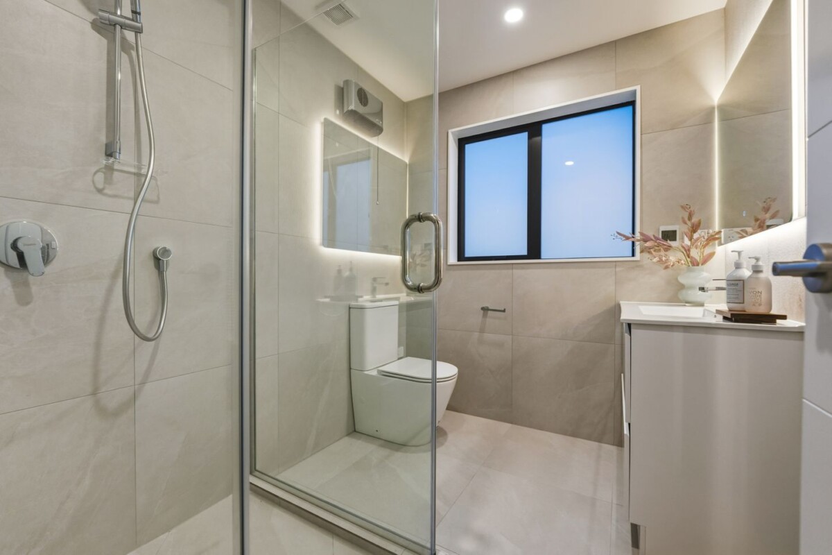 Double Westlake school zone, brand-new freestanding 5 beds home, 3/8 Catalina Crescent, Forrest Hill, Auckland