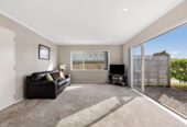 For rent, 3 beds 2 baths house, available 5th December, 1 Ardagh Place, Dannemora, Auckland
