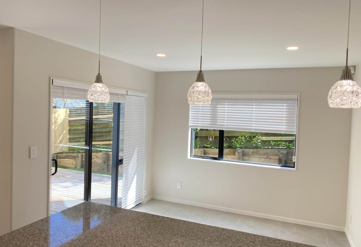 For rent, 3 beds 2 baths townhouse, available 26th November, 15B Minaret Drive, Bucklands Beach, Auckland