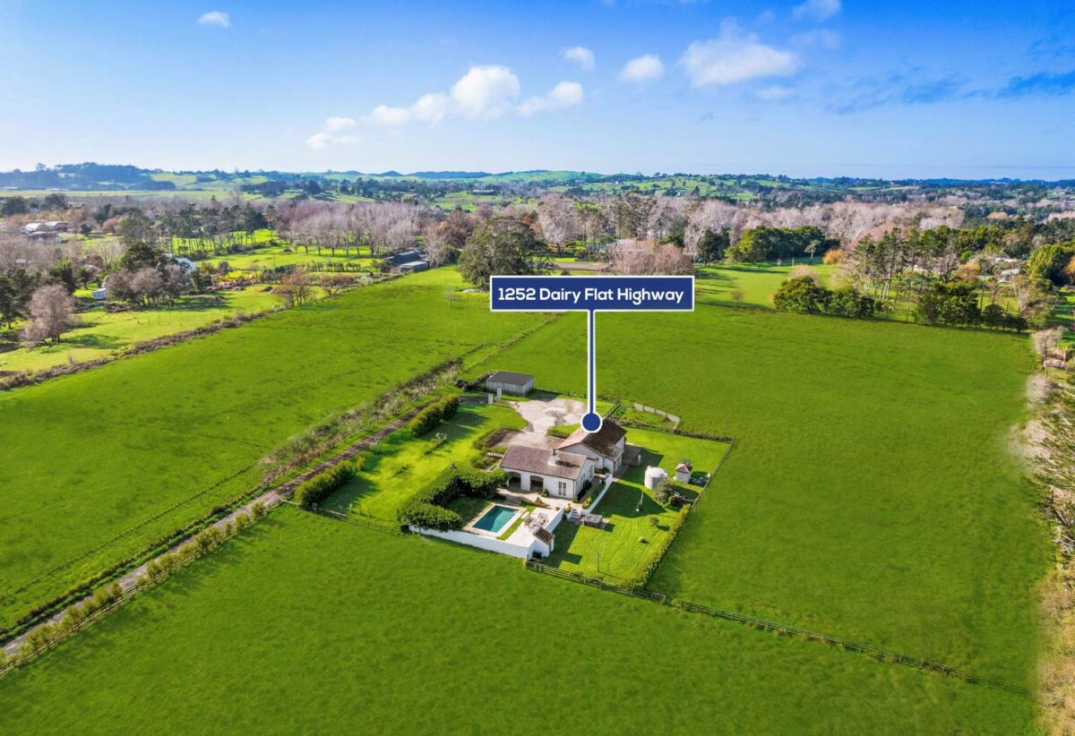 3 beds lifestyle house on 3.348ha land, approx 250 meters away from the Dairy Flat School, 1252 Dairy Flat Highway, Dairy Flat, Auckland