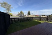 For rent, 4 beds 2.5 baths townhouse, available November 3, 2025, 1/34 Hyperion Drive, Manurewa, Auckland