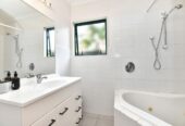 200m2 4 beds house 2 baths house with garage with sea views, Whangaparoa School & College zoning, Walk to Stanmore Bay Beach, New World, cafés, bus stops & leisure centre, 2/603 Whangaparaoa Road, Stanmore Bay, Auckland