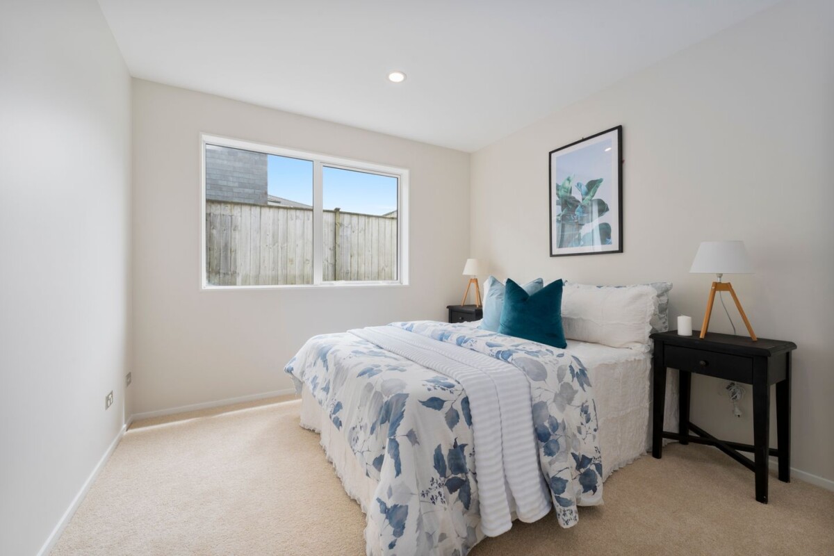 Owner Has Bought, 299sqm 6 beds house on 474m2 section, 79 San Valentino Drive, Henderson, Auckland