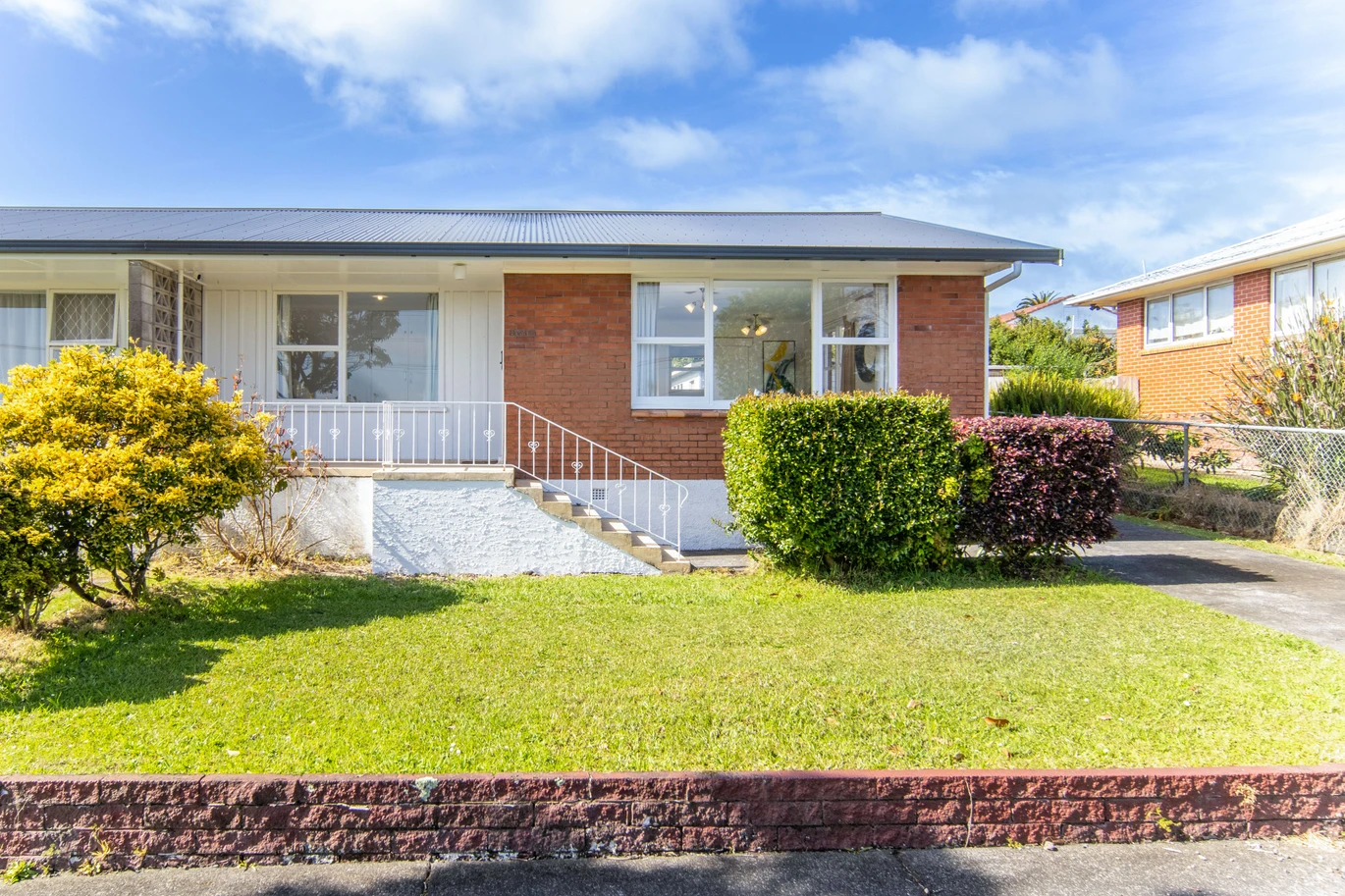 2 beds Brick Unit with Large Outdoor Space, 21A Exminster Street, Blockhouse Bay, Auckland