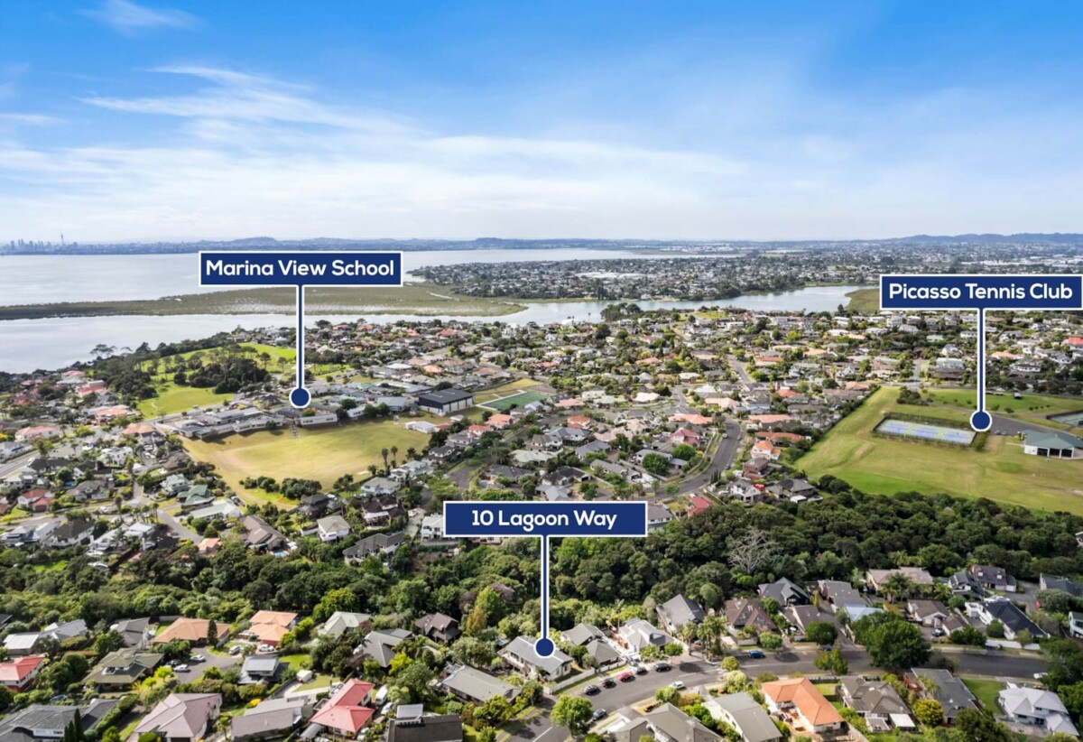 Top school zones, Character 3 beds house on 715m² section, a wrap-around decks with views, 10 Lagoon Way, West Harbour, Auckland