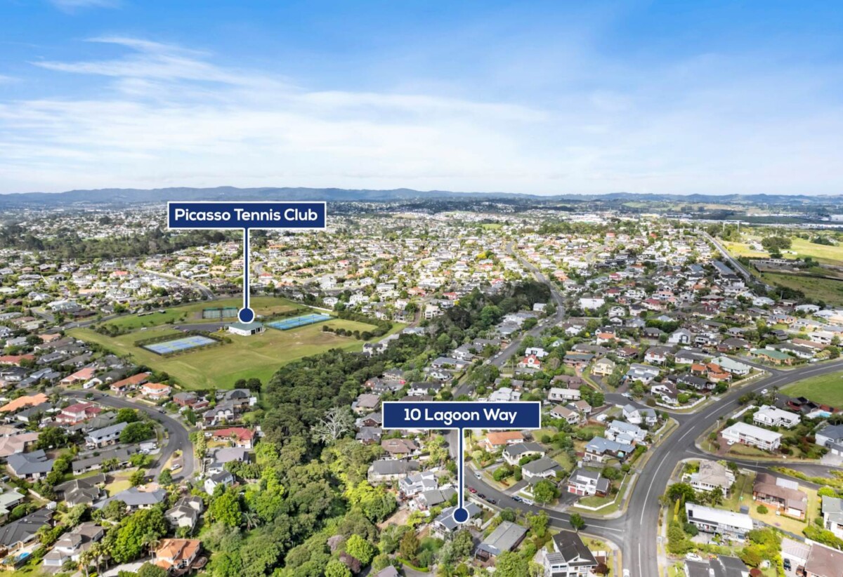 Top school zones, Character 3 beds house on 715m² section, a wrap-around decks with views, 10 Lagoon Way, West Harbour, Auckland
