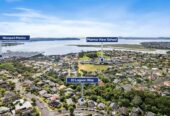 Top school zones, Character 3 beds house on 715m² section, a wrap-around decks with views, 10 Lagoon Way, West Harbour, Auckland