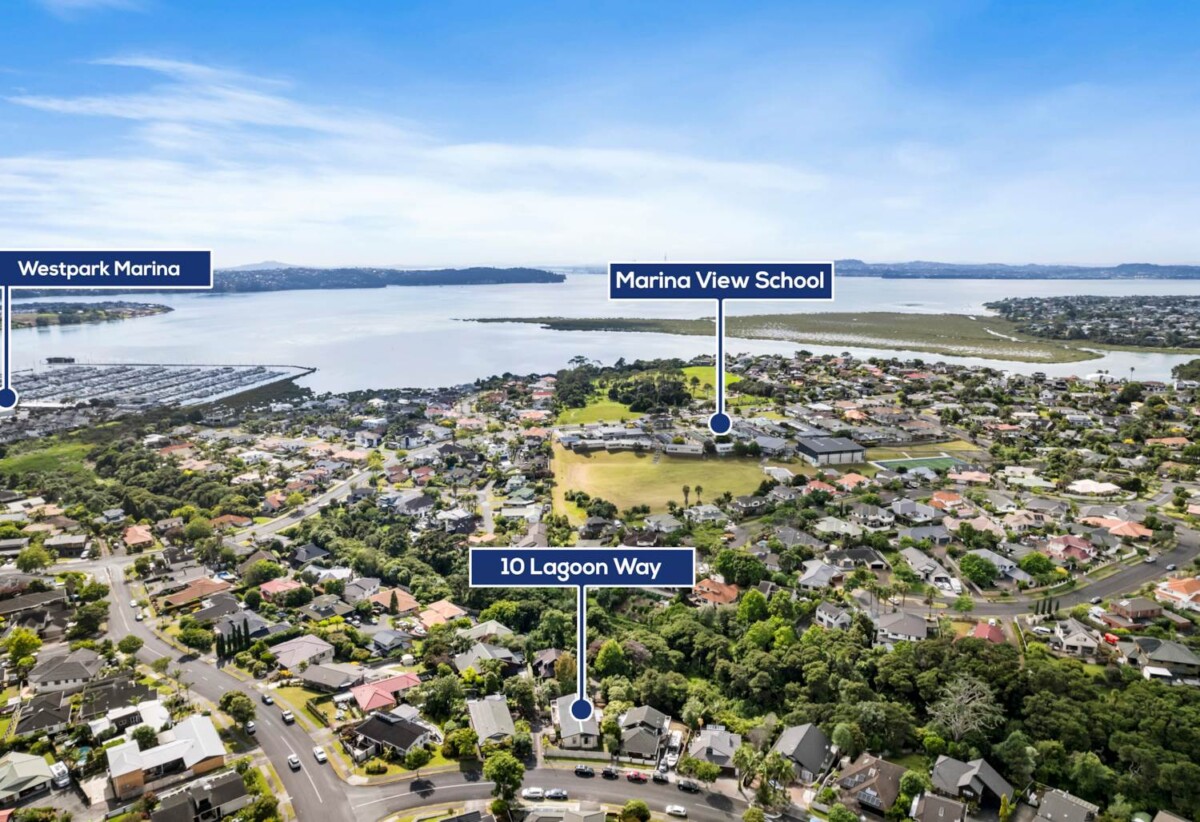Top school zones, Character 3 beds house on 715m² section, a wrap-around decks with views, 10 Lagoon Way, West Harbour, Auckland
