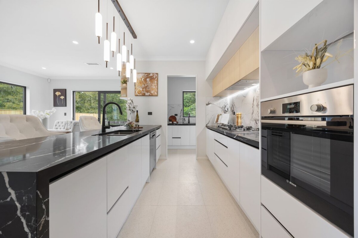 Two kitchens, Brandnew 5 bedrooms house, Muphys Bush is Your Back Yard, 2F Hughs Way, Flat Bush, Auckland