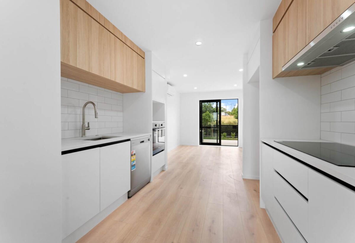 Brandnew freehold 188m2 floor size, 3 beds + study home, move-in ready, Countdown & New World are just on the door step, 81 Settlers Avenue, Hobsonville, Auckland