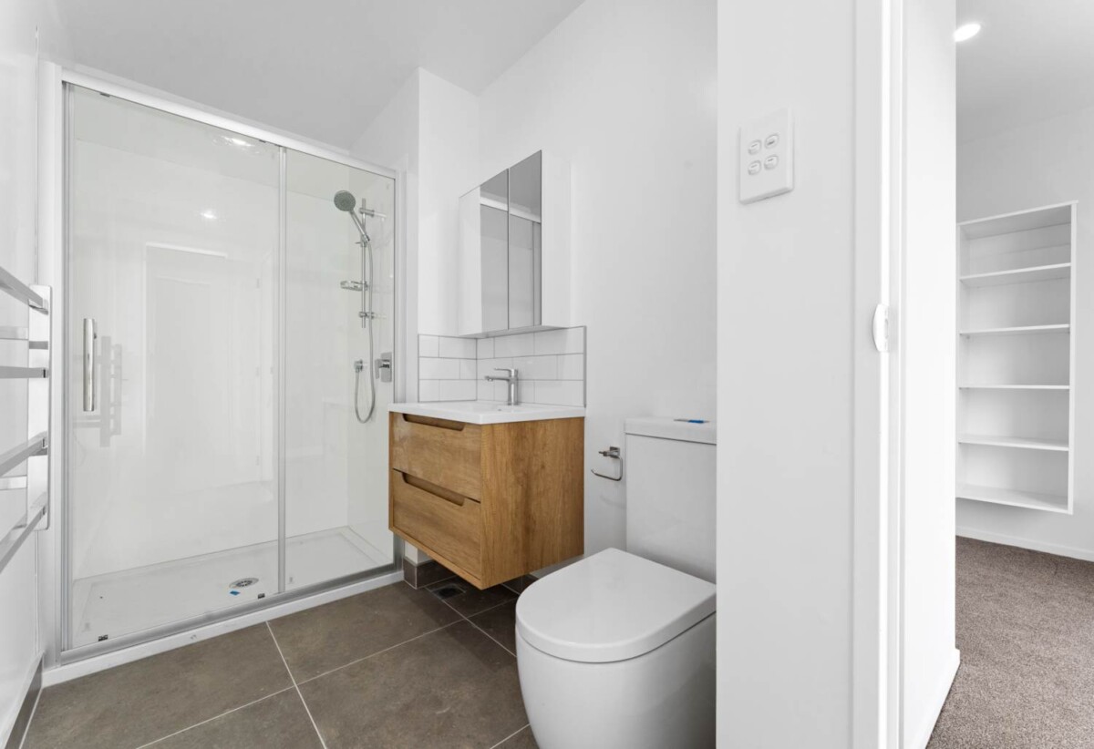 Brandnew freehold 188m2 floor size, 3 beds + study home, move-in ready, Countdown & New World are just on the door step, 81 Settlers Avenue, Hobsonville, Auckland