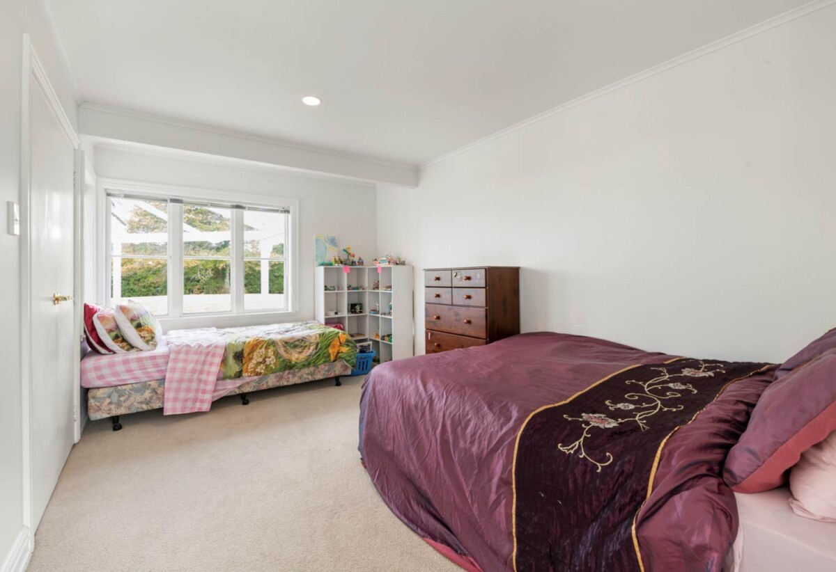 Once in 50 years, 5 beds lifestyle house on 3.782ha land, Mostly zoned in Future Urban, includes two large sheds with 3-phase power and high-pressure water supply, 402 Matua Road, Kumeu, Auckland