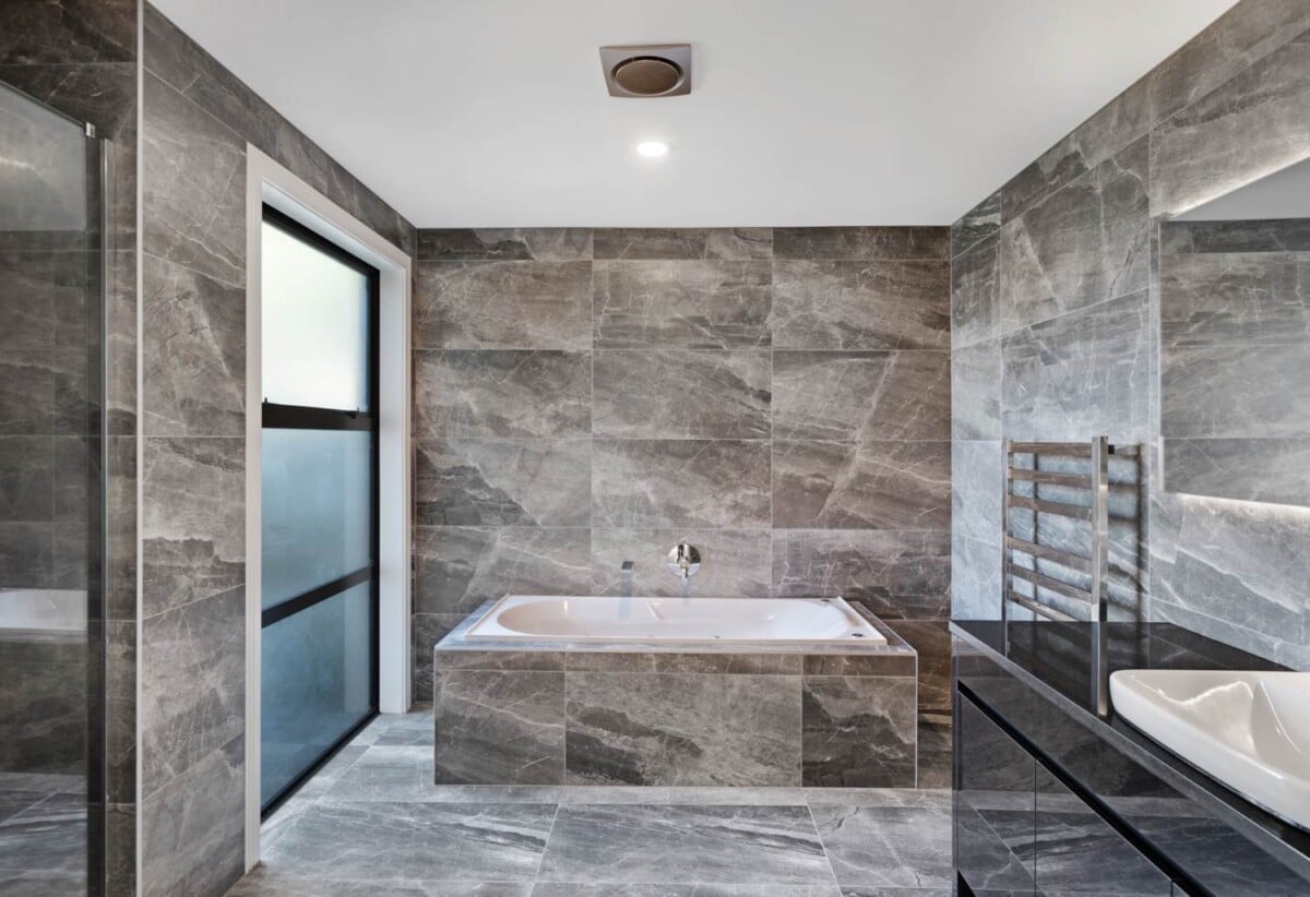 5 beds 5.5 baths house on 707m² section, Panoramic Seaview, a triple garage and a private heated pool, Constructed from polished concrete blocks and aluminum, 66 Seacrest Drive, West Harbour, Auckland